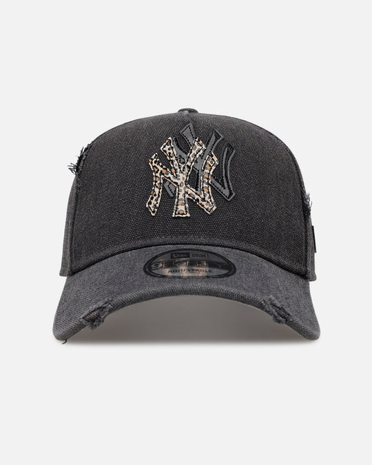 New Era New York Yankees 'Patent Leather' 9FORTY A-Frame Strapback Washed Black