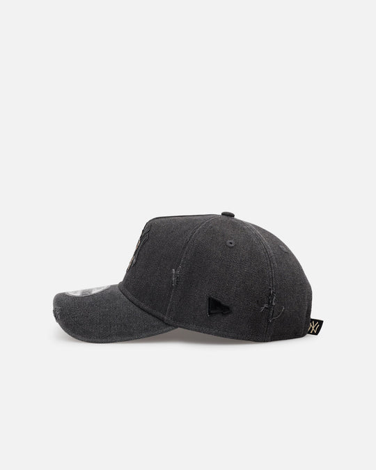 New Era New York Yankees 'Patent Leather' 9FORTY A-Frame Strapback Washed Black